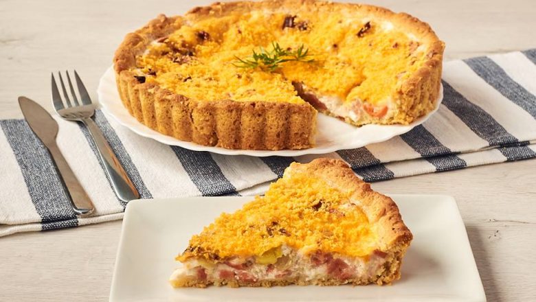 Quiché de salchichas veganas y puerro